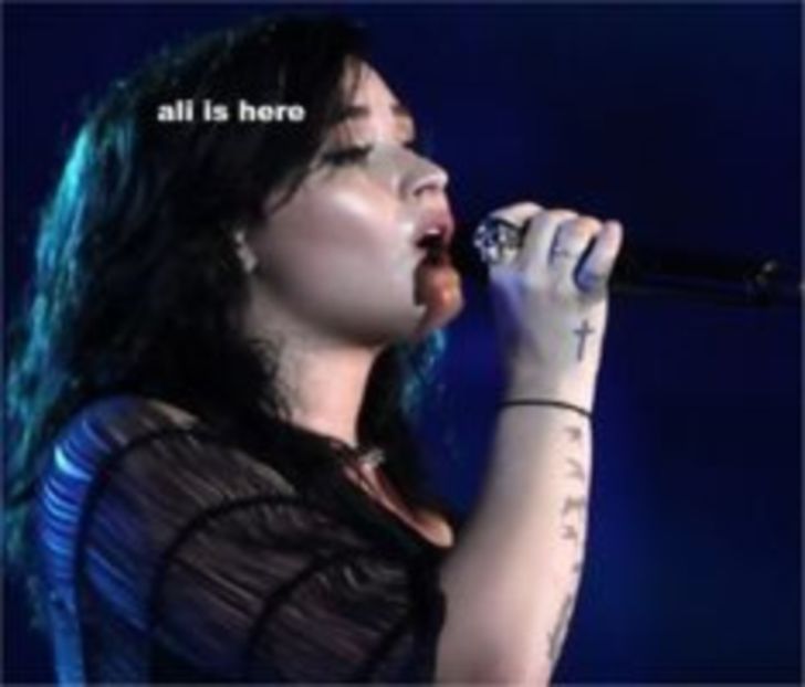 107275283_KINFGKS3 - 01 aconcert