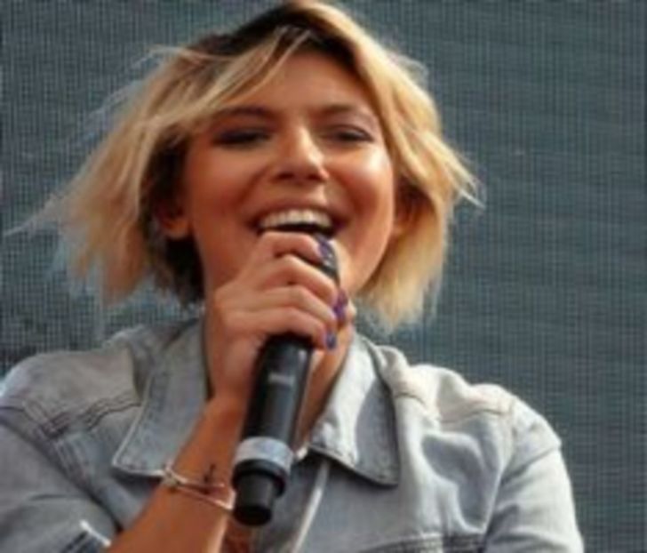 107500464_EXIJWRP - 01 aconcert