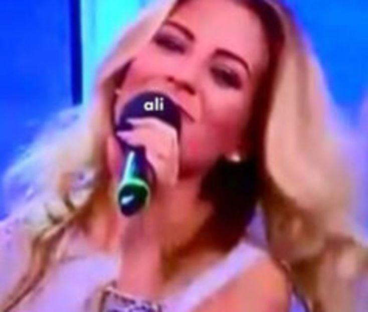 107500467_JTUTNYW - 01 aconcert