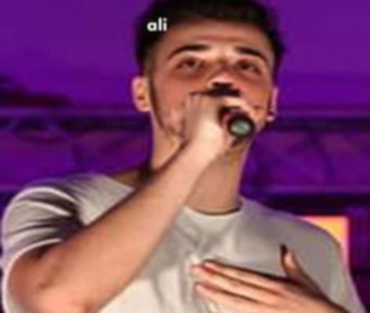 107500468_LLNOHSQ - 01 aconcert