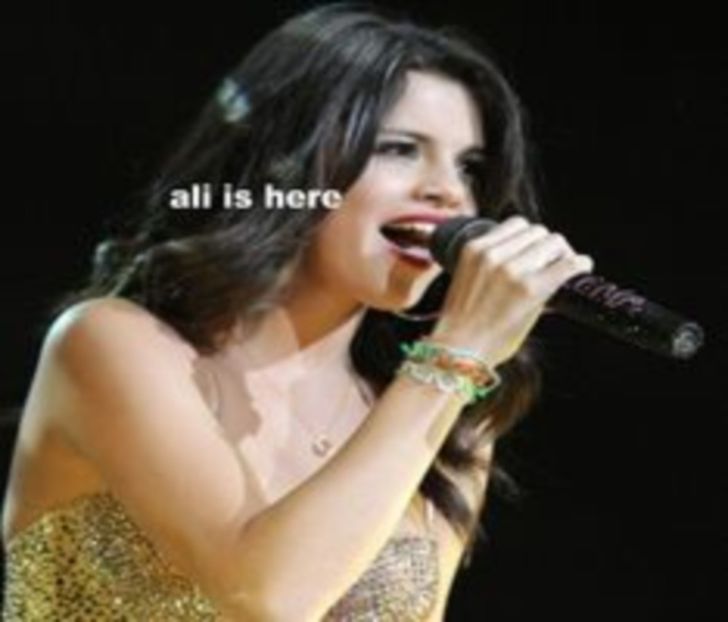 107500478_EXBVXPX3 - 01 aconcert