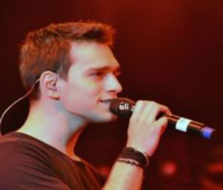 107511336_LKHGWQR - 01 aconcert