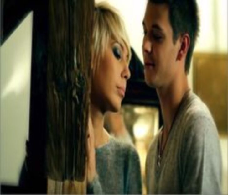 107499738_WZKZDXW - 01 sara s cristi - pmdm - 2