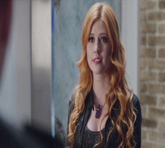 *râde* yep! #Bex *îşi închide ochii şi începe să danseze pe ritm, simţind muzica şi +CLICK - enjoy music at mystic club