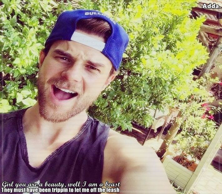 》*dansează cu ele, rânjind* =))) [back.] - enjoy music at mystic club