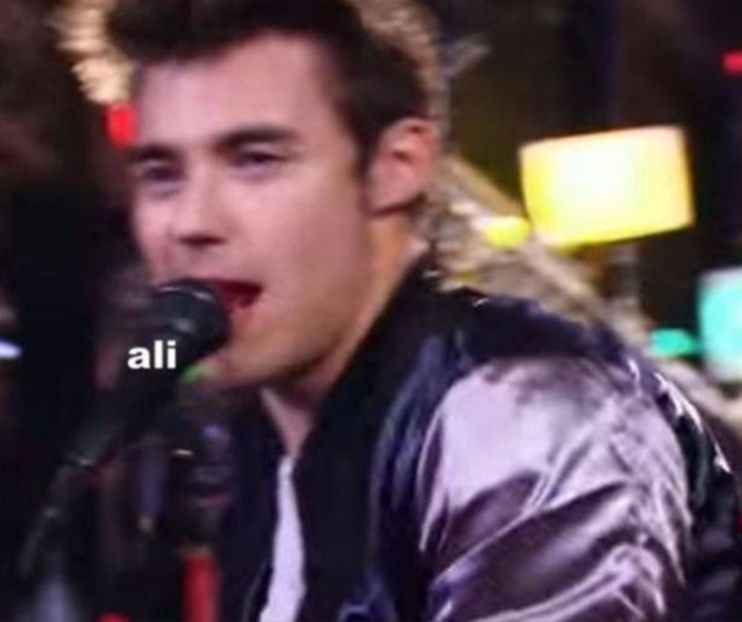 107815327_YLVJQJZ3 - 01 aconcert