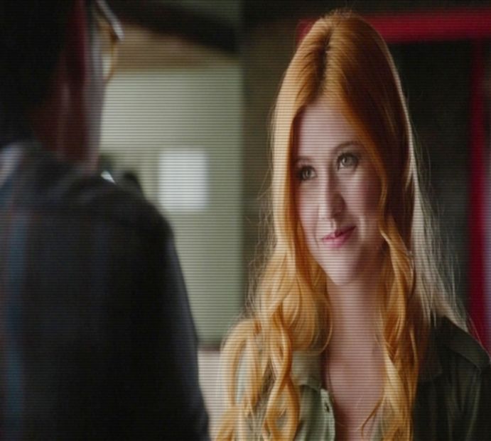 *se plictiseşte după vreo câteva minute şi îşi activează runa +CLICK - enjoy music at mystic club