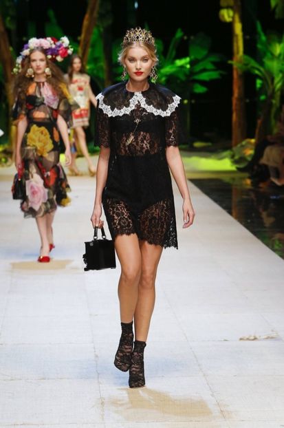 Dolce-Gabbana-Spring-Summer-2017-Runway35 - fashion and style e