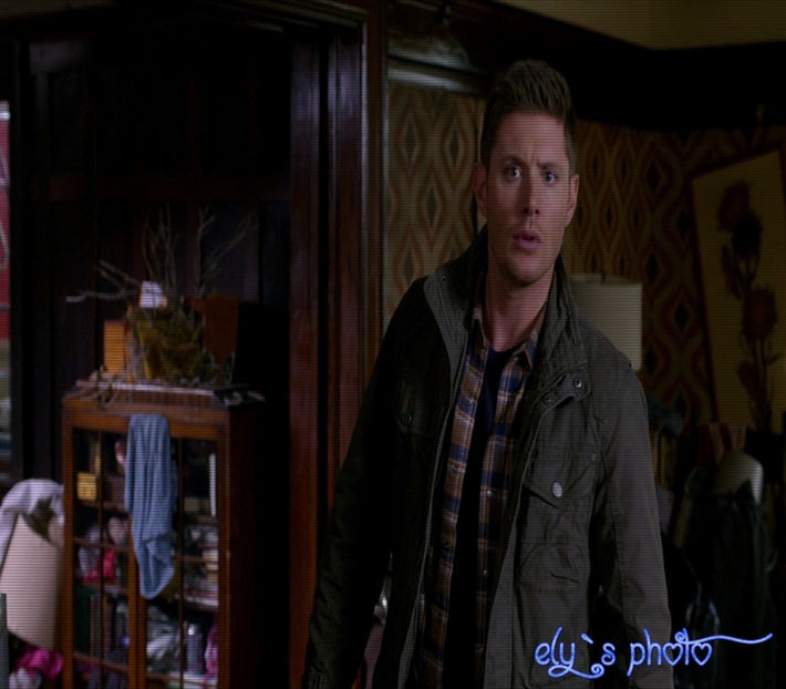 ✪ *aude creionul cazand si se uita sa vada cine e in bucatarie* Oh, buna, micuto. Ce faci? =))) - 01 x welcome to mystic falls