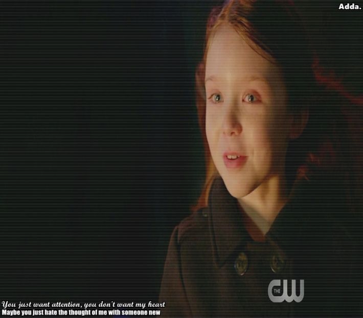 》*bea o gură din pahar și se uită la el, apoi la brățara ei ce-i ținea magia sub control, + - 01 x welcome to mystic falls