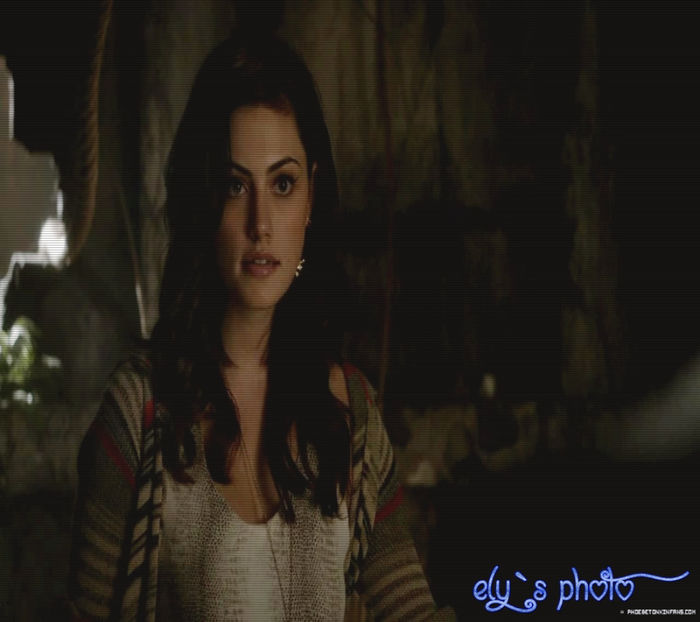 ✪ *intra in casa si se indreapta sper bucatarie unde stia ca o lasase pe Hope sa deseneze* - 01 x welcome to mystic falls