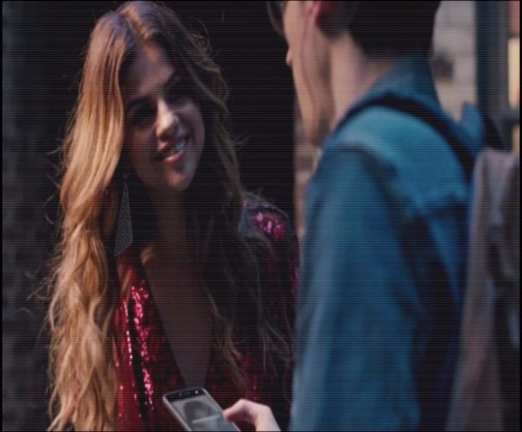 ╹░▏☘ 　 　ẕ.; # Încă ocupată cu telefonul, nu înregistrează cuvintele lui Amelie din prima, însă - 1x01-open up to new experiences