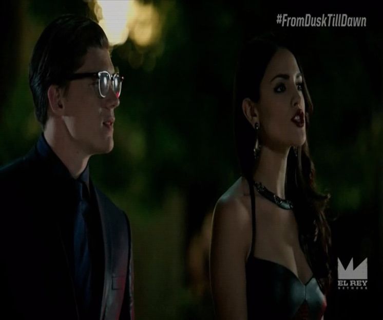 ☽━ Îl privesc pe William cu sprâncenele ridicate, așteptând să spună ce are de spus, și rămân - 1x01-open up to new experiences