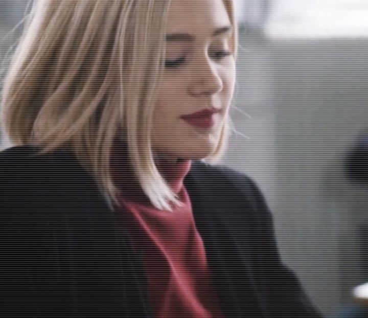 ━ Meditează timp de câteva minute bune la cele spuse de Zoe, apoi, constatând liniştea care - 1x01-open up to new experiences