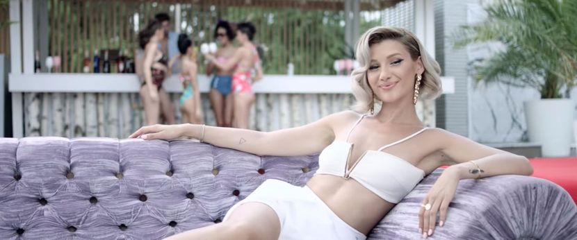 bandicam 2017-07-06 14-53-19-841 - A - Imbracati sau goi