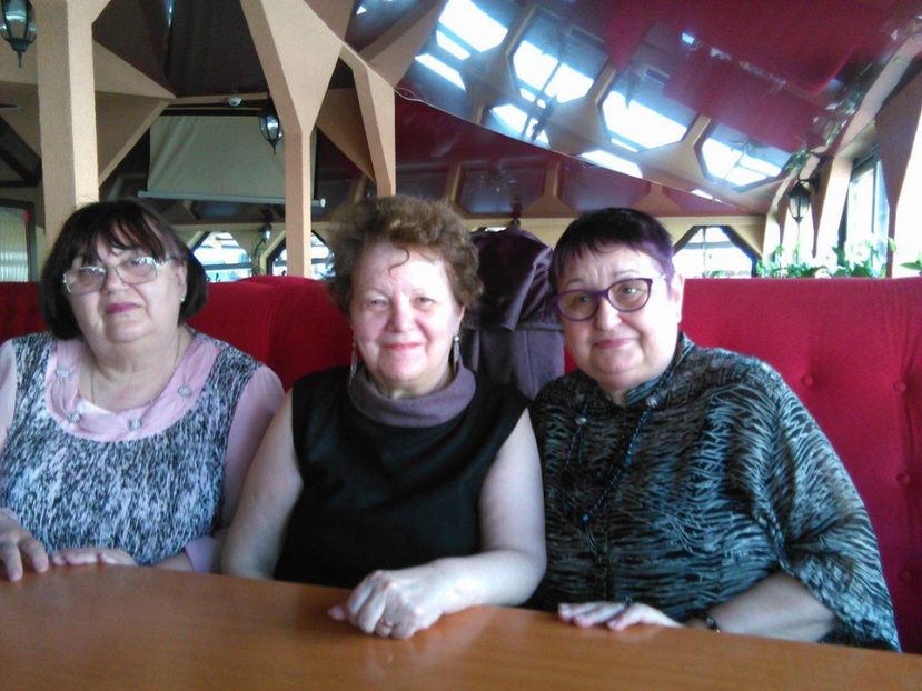 trei prietene - Aniversarea lui Vlad