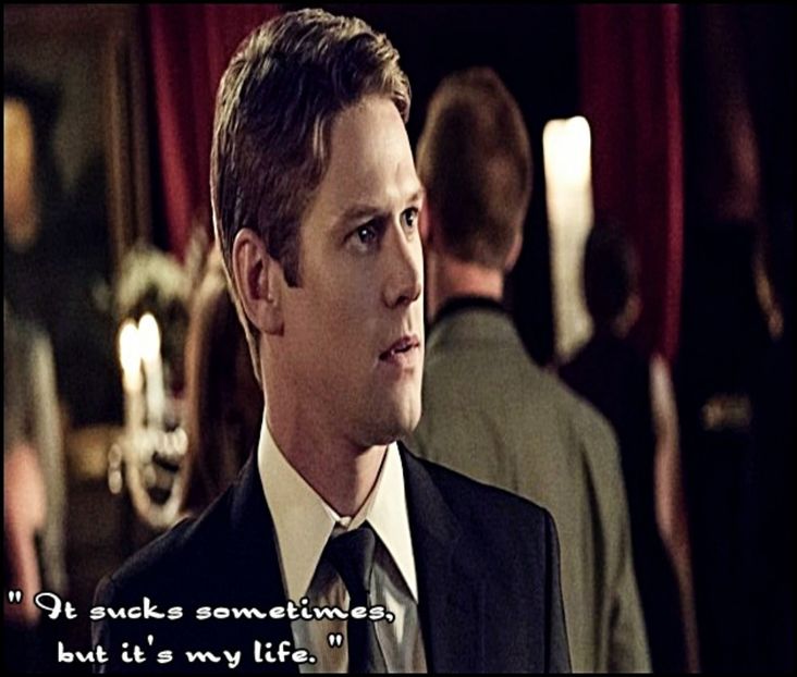 [baga capul pe usa dand sa intre si el, ii aude cum se cearta si se razgandeste inchizand cl. - xo - Episode 05 here