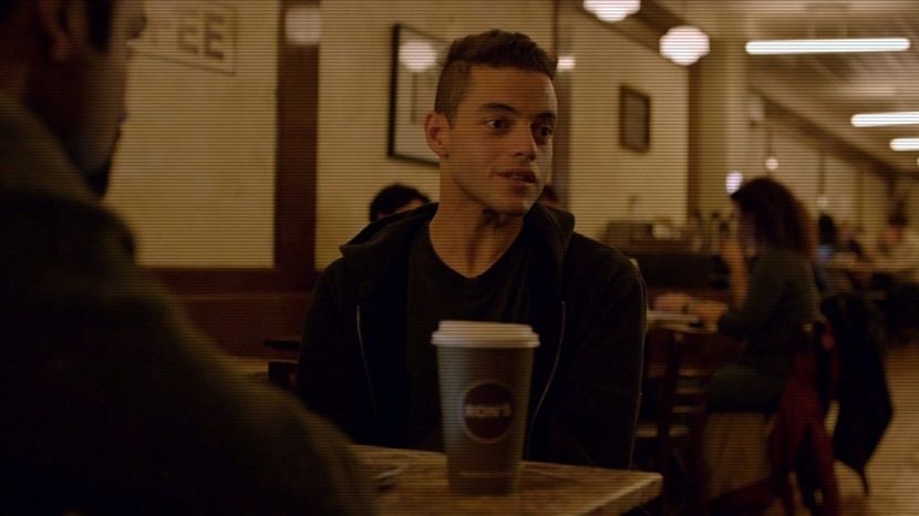 ☠ ¦   Pare că toţi ne-am îndepărtat faţă de anii trecuţi. #Îşi mută privirea până după ;+ - when im wu i get wildthoughts 01