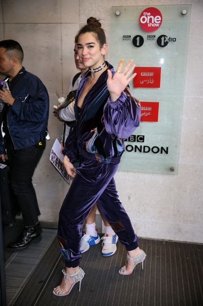 dua-lipa-bbc-radio-one-studios-london-june-2th-2017-8 - dua lipa