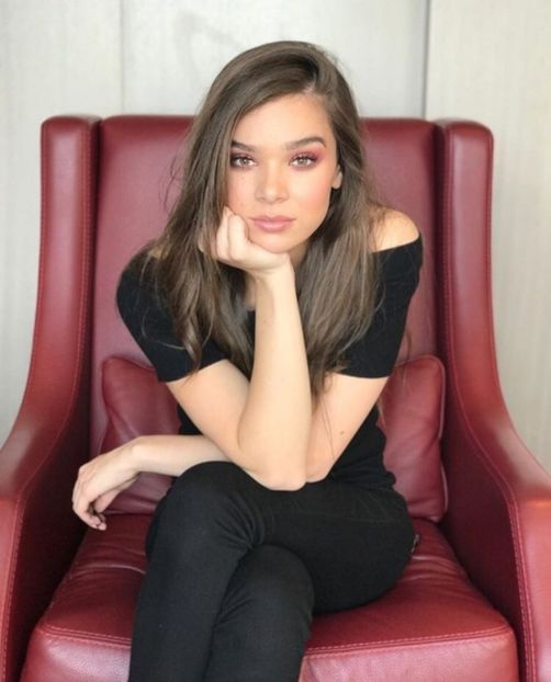 large (19) - hailee steinfelddd