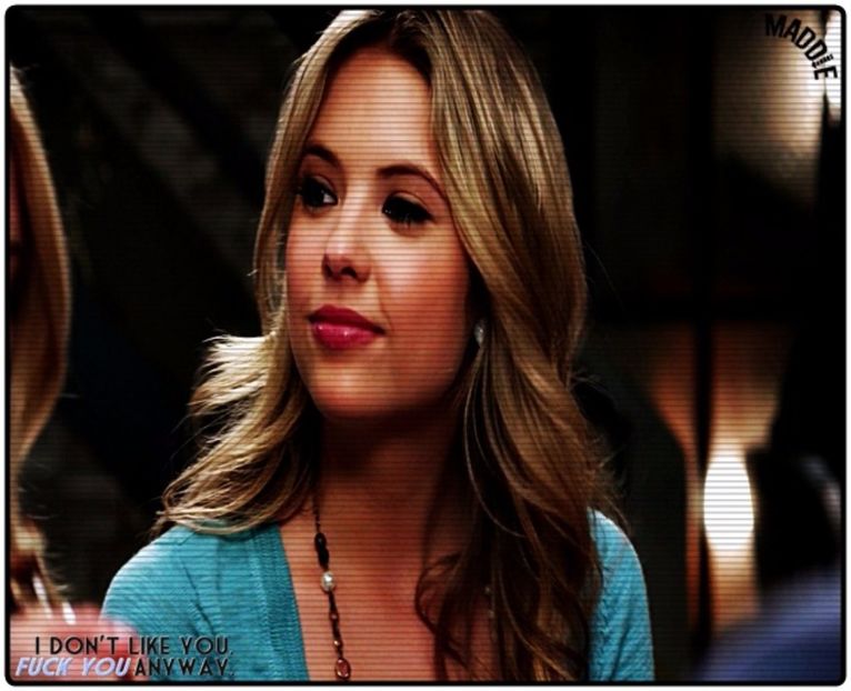 »; ;;râde; îi ia de braț și apoi încep să se plimbe;; cum a fost la lucru?;;) zi grea? - epis x 01 - got a secret