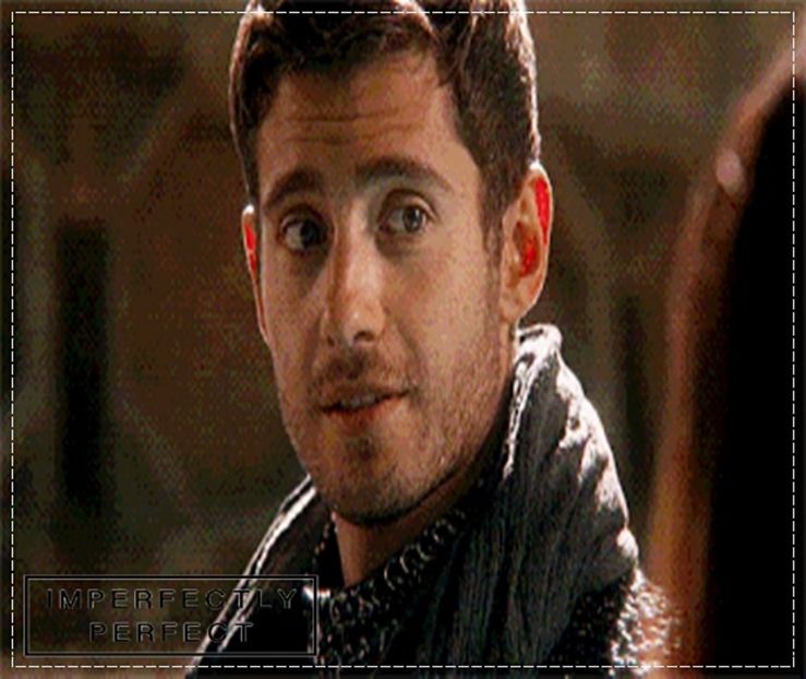 ┇» Domnul Panda? :)) (râde scurt, se uită la ea ridicând o sprânceană) Cum adică? Şi cine - - epis x 01 - got a secret