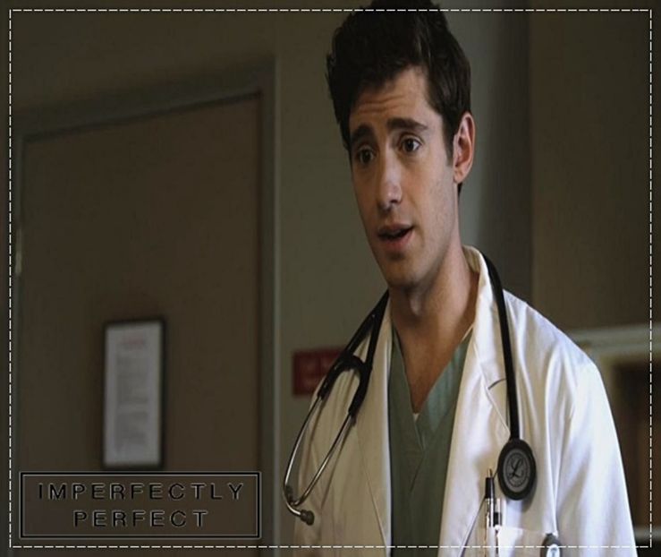 ┇» (se uită la ea şi arcuieşte o sprânceană) Păăi, ai putea să fii un medic bun, dar cred - - epis x 01 - got a secret