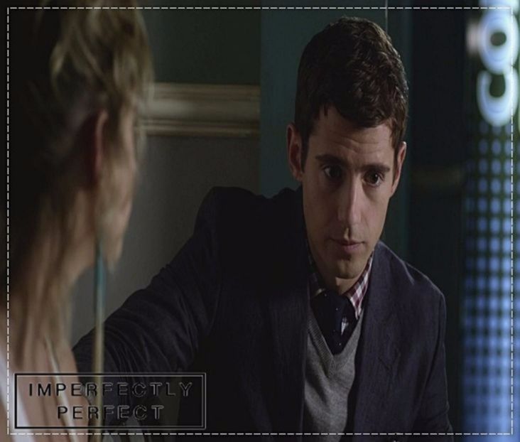 ┇» (se întoarce cu totul spre casă mormăind un "mhm", dându-i drumul la mână, bagă - - epis x 01 - got a secret