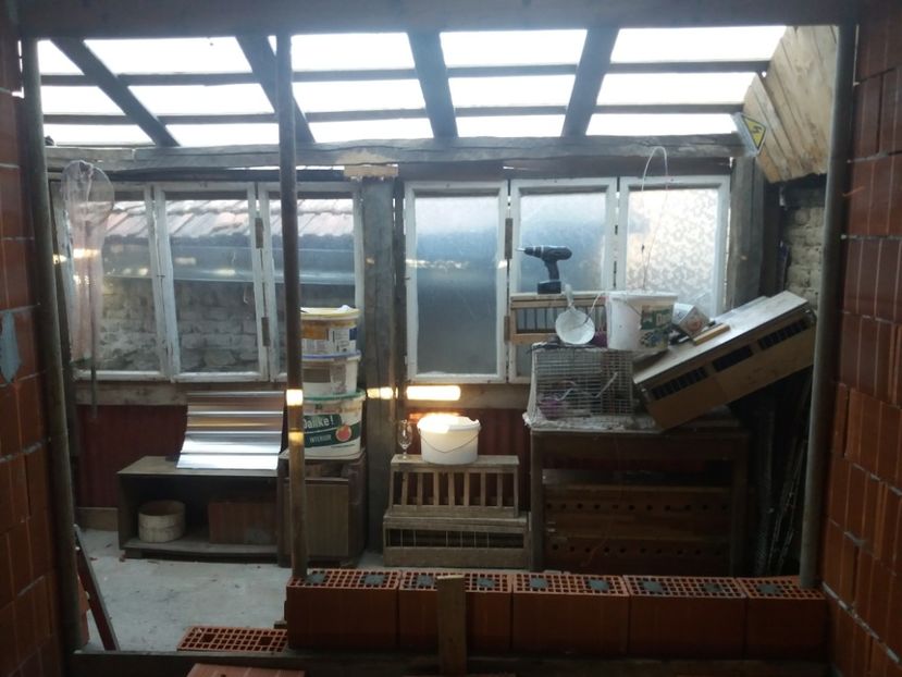 Ne apucam de interioare - VOLIERA MEA MODESTA