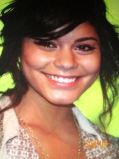 PaJNcT698600-02 - Vanessa Hudgens