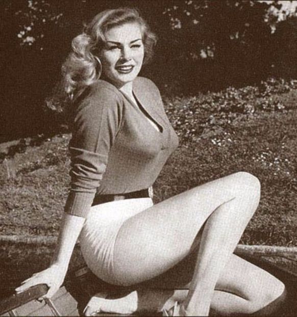 600full-anita-ekberg (8) - Anita Ekberg