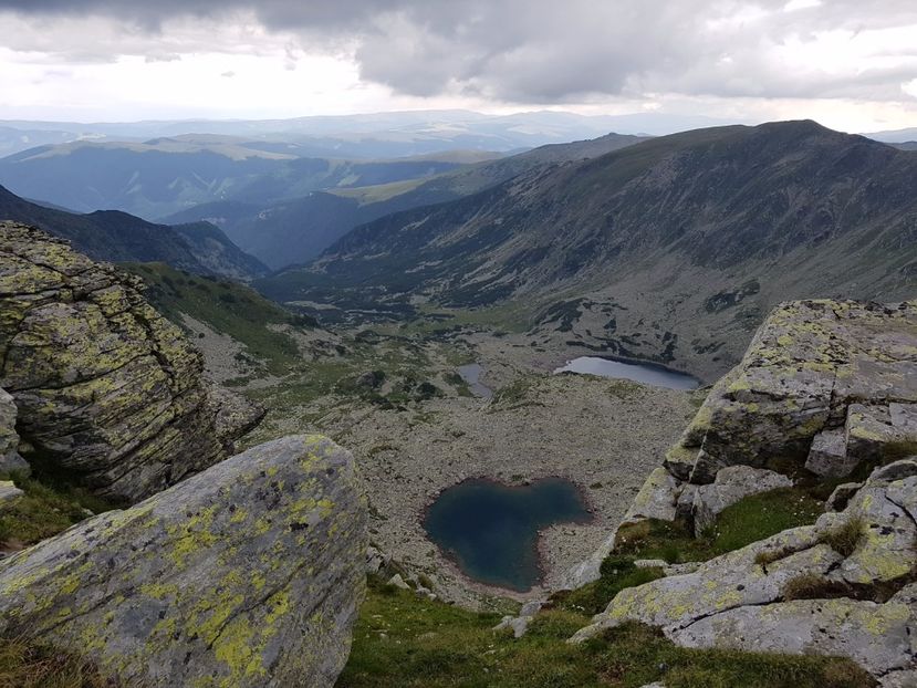 Cele trei lacuri vazute de sus - Frumuseti in M-tii Parang 2017