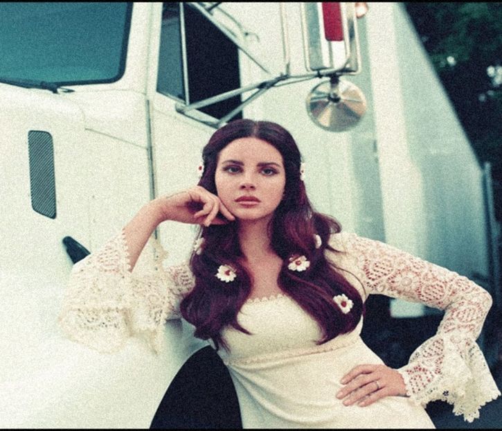 ▰ Lana Del Rey has ̤̤̤̤̤̤̤̤̤1̤2̤ votes. - lost in my bed and lost in my head
