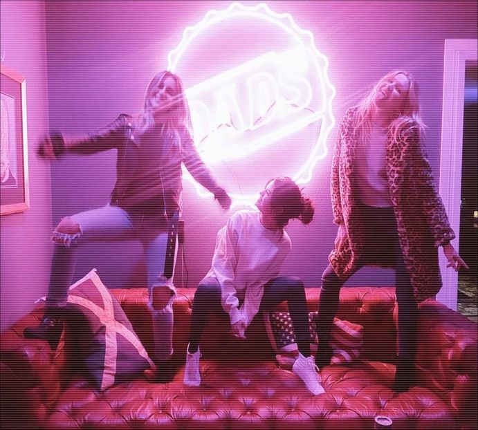 ╰k̷̷e̷̷e̷̷p̷ ̷♥̷ɓuıʇɥɓıɟ.; Înăuntru, e mai răcoare. * coboară din mașină și merge repejor - you got a fetish for my love - ep 01