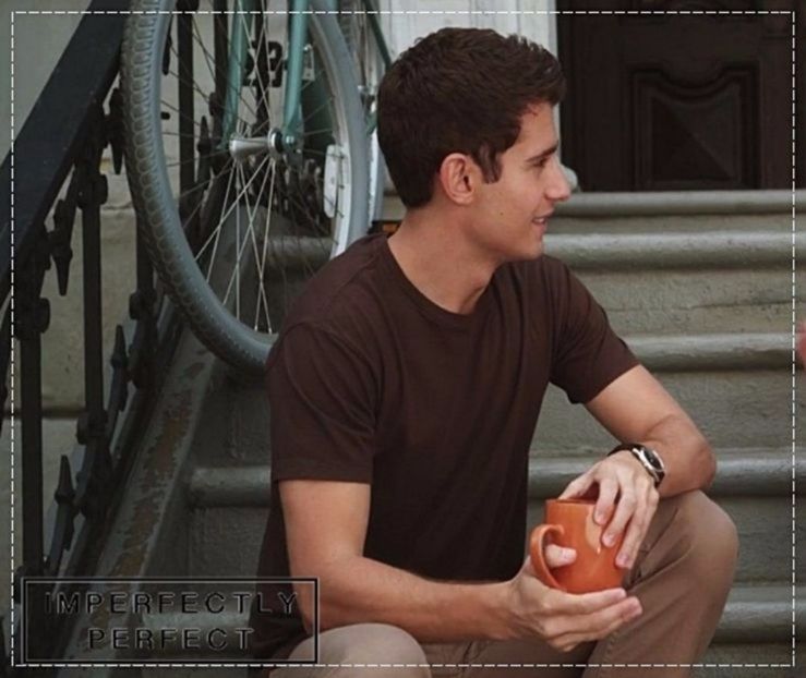 ┇» (se opreşte în loc pentru câteva secunde şi se uită şi el la ea) Nu cred - - epis x 02 - can you keep it?