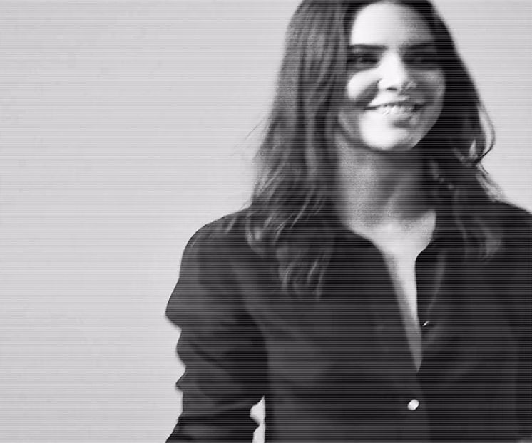 — c̮r̮u̮e̮l̮♥̷ǝɔuǝʇsᴉxǝ.; Păi de ce vrea să te uiți pe pereți?:)) Mă uitam la serial însă acum - you got a fetish for my love - ep 01