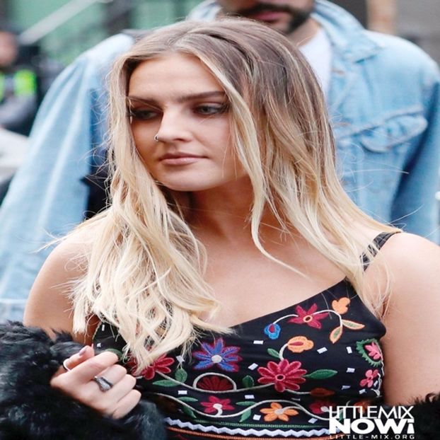 ﾒɹǝʌo⅂ʇɐɔ *intru tinand un pahar mare de cafea intr-o mana iar telefonul in cealalta, suflu din *cl - you got a fetish for my love - ep 01