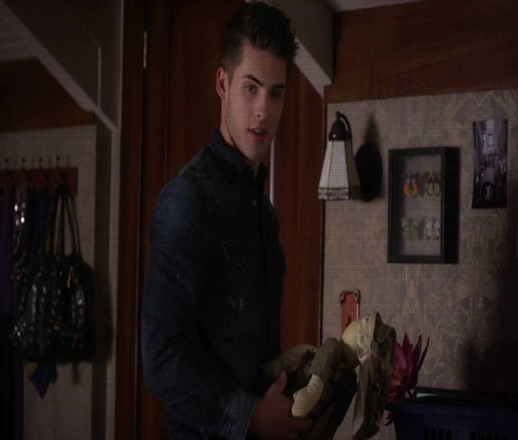 ♡ ∞┇;  [cl] [# acasă , caută prin toate dulapurile din bucătărie după pastile pe care le-ar putea - epis x 02 - can you keep it?