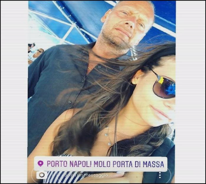 ». Nu pare genul de fată care se f**e cu mii de bărbați, dar na, nu știu ce face ea - you got a fetish for my love - ep 01