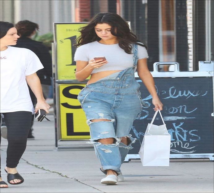 ╰k̷̷e̷̷e̷̷p̷ ̷♥̷ɓuıʇɥɓıɟ.; Mie-mi pare cam genul ăsta. :))) Cunosc muuuulte fete de acest gen - you got a fetish for my love - ep 01