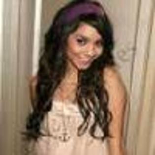 NVqpZh128290-01 - Vanessa Hudgens 2