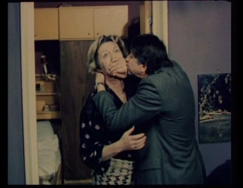 Alo Aterizeaza Strabunica - Alo Aterizeaza Strabunica 1981