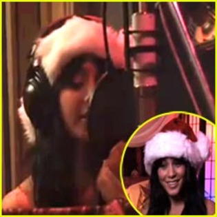 vanessa-hudgens-very-christmas - Vanessa Hudgens 2