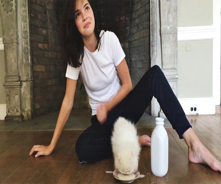 — c̮r̮u̮e̮l̮♥̷ǝɔuǝʇsᴉxǝ.;*ia loc pe canapea şi ascultă liniştită.* - you got a fetish for my love - ep 01