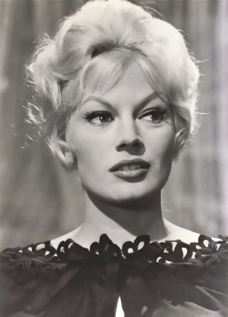  - anita ekberg2