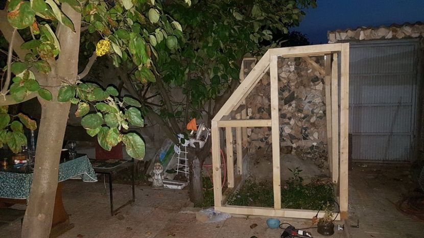 o noua voliera in derulare - VOLIERE