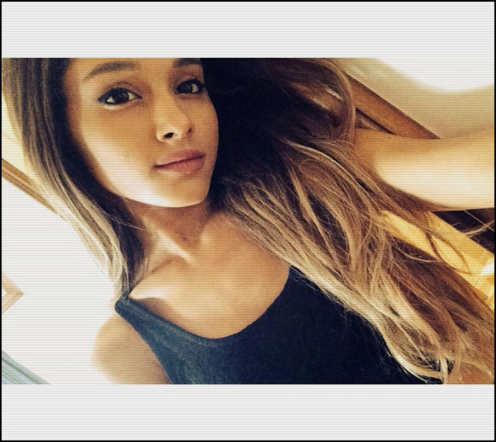 ». #Își ridică privirea din ecranul telefonului abia după ce termină capitolul și le - you got a fetish for my love - ep 01