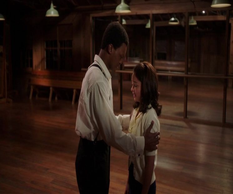 — Zâmbetul îmi crește când văd că încă îmi recunoaște stările mele schimbătoare. ❞Poate - epis x 02 - can you keep it?