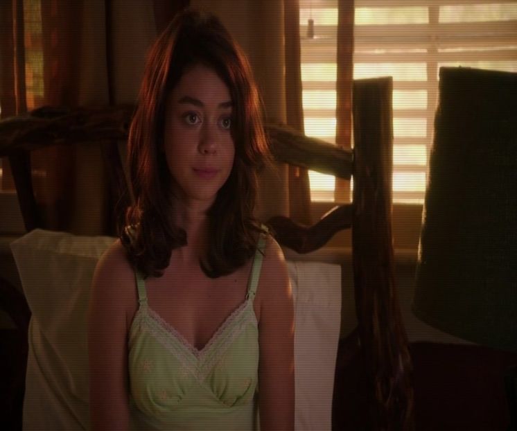 — Ies prima pe ușa și mă întorc cu fața spre el, privindu-l cum iese. Îmi plăcea să îl privesc. - epis x 02 - can you keep it?