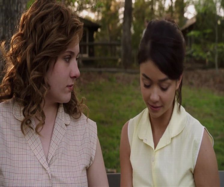 — Îi zâmbesc drăgăstos când mă întreabă fără să își desprindă mâna de a mea. ❞Cum dorești - epis x 02 - can you keep it?